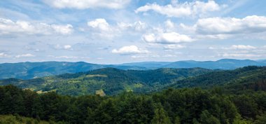 Ukrayna dağlarının güzel manzarası.