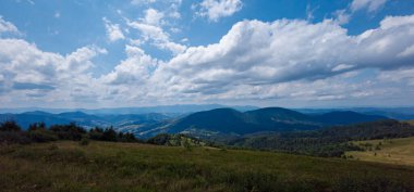 Yazın Karpat Dağları