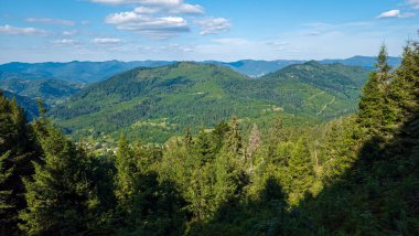 Dağların güzel manzarası
