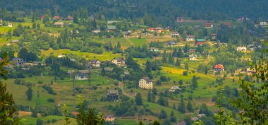 Karpat Dağları'nda Köyü