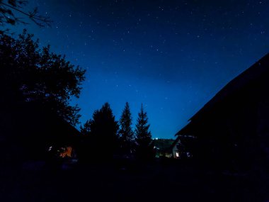 Yıldızlı gece gökyüzü, doğa