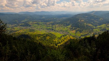 Dağların güzel manzarası