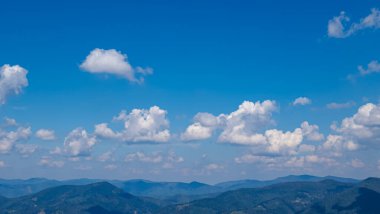 Mavi gökyüzü ve bulut