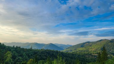 dağ manzarası içinde Karpatlar, Ukrayna.