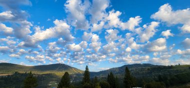 Dağların güzel manzarası
