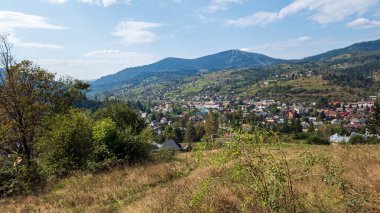 Kuzey İsrail 'in en ünlü şehir simgesinin kuzeyindeki eski kasabanın manzarası.