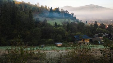 Güzel sonbahar yatay, dağlar