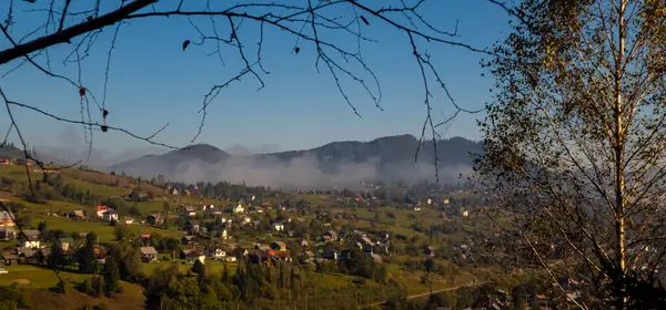 Dağlara bak.