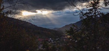 Dağların güzel manzarası
