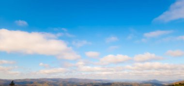 Sabahları dağ manzarası, Tayland