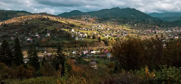 Sonbahar mevsiminde carpathan dağları