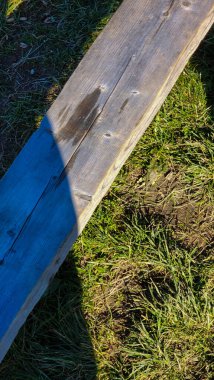 Doğadaki ahşap bank, kapat