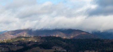 Dağların güzel manzarası