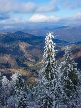 Dağların güzel manzarası
