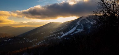 Karpatların güzel kış manzarası