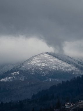 Karpatlar 'da kış dağlarda