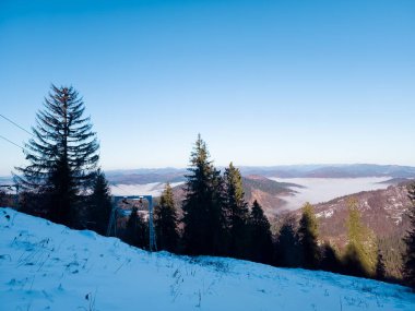 Karpatlar 'daki dağların kış manzarası