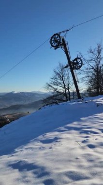 Slovakya 'daki bir dağın güzel kış manzarası