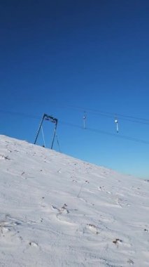 Kış dağının gözlem güvertesinden.
