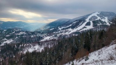 Dağların güzel manzarası