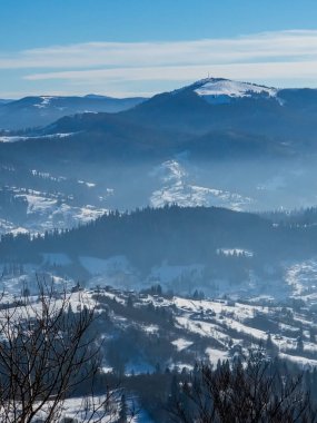Karpatlar 'ın güzel kış manzarası