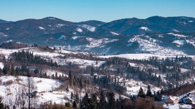 Güzel kış manzarası. Karpat Dağları, Ukrayna, Avrupa