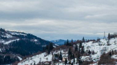 Karpatlar 'daki Karpatlar' ın kış manzarası