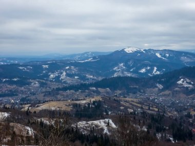 Karpatların güzel kış manzarası