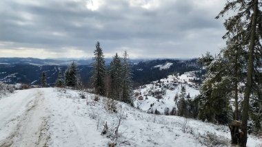 Karpat Dağları'nın güzel kış manzarası