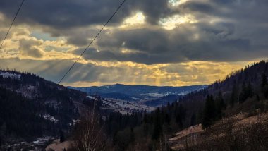 Dağlarda gün batımı