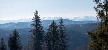 Dağlardaki güzel dağ manzarası.