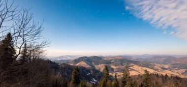Dağlardaki manzara çok güzel. Doğa