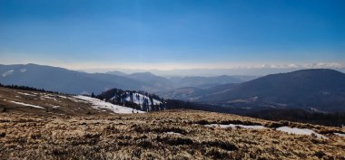 Bulutlu gökyüzü arka plan şaşırtıcı doğa manzaralı