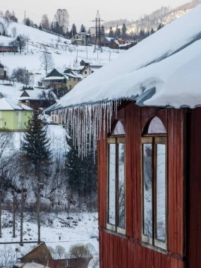 Köyde kış manzarası