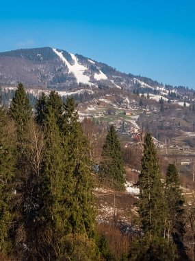 Karlı güzel dağ manzarası