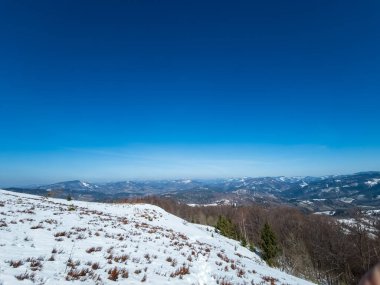 Karpatca kış dağı manzarası