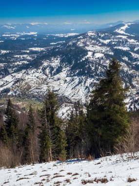 Dağların güzel manzarası