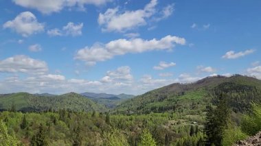 Dağlı güzel bir manzara.