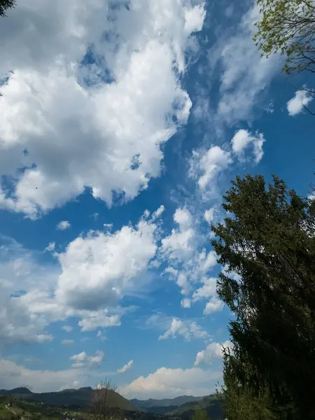 Dağların güzel manzarası