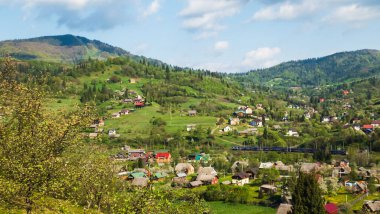 Karpat Dağları'nda Köyü.