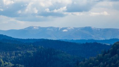 Sonbahar mevsiminde Karpat Dağları