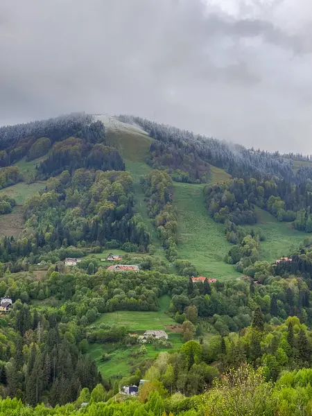 Dağların güzel manzarası