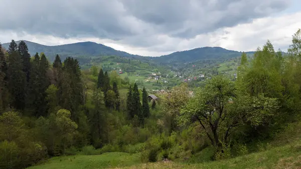 Dağların güzel manzarası