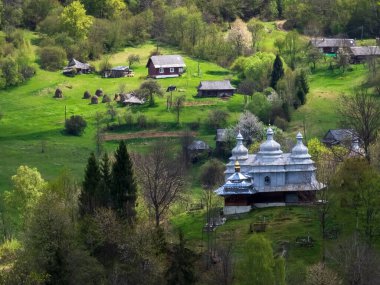 Eski kilisenin güzel manzarası