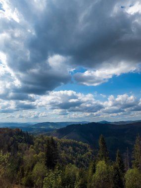 Dağların güzel manzarası