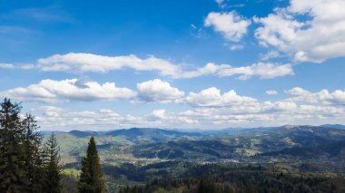 Karpat Dağları 'nın tepesinden manzara