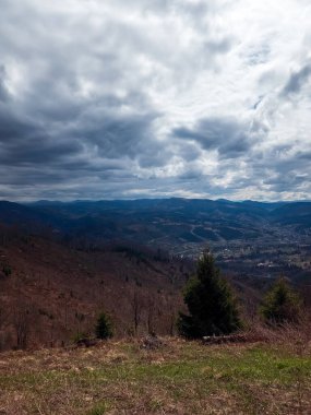 Dağlı güzel bir manzara.
