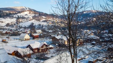 Transcarpathian dağlarında kış manzarası
