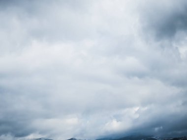 Bulutlu güzel manzara