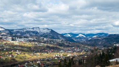 Ukrayna Karpatlarının güzel manzarası